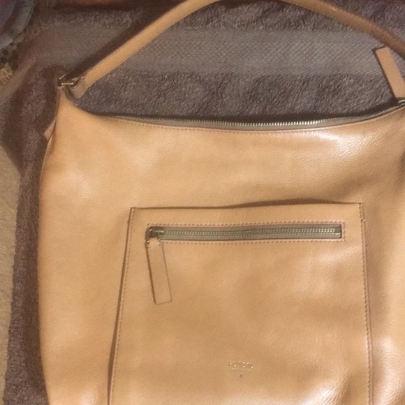 Fossil Handbags - Large Tan Fossil Bag. Very good condition. Gently used.